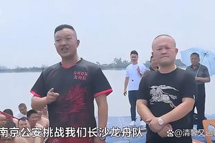 还在内涵？张岩转郭德纲言论后更新简介：相互尊重在互联网用不上